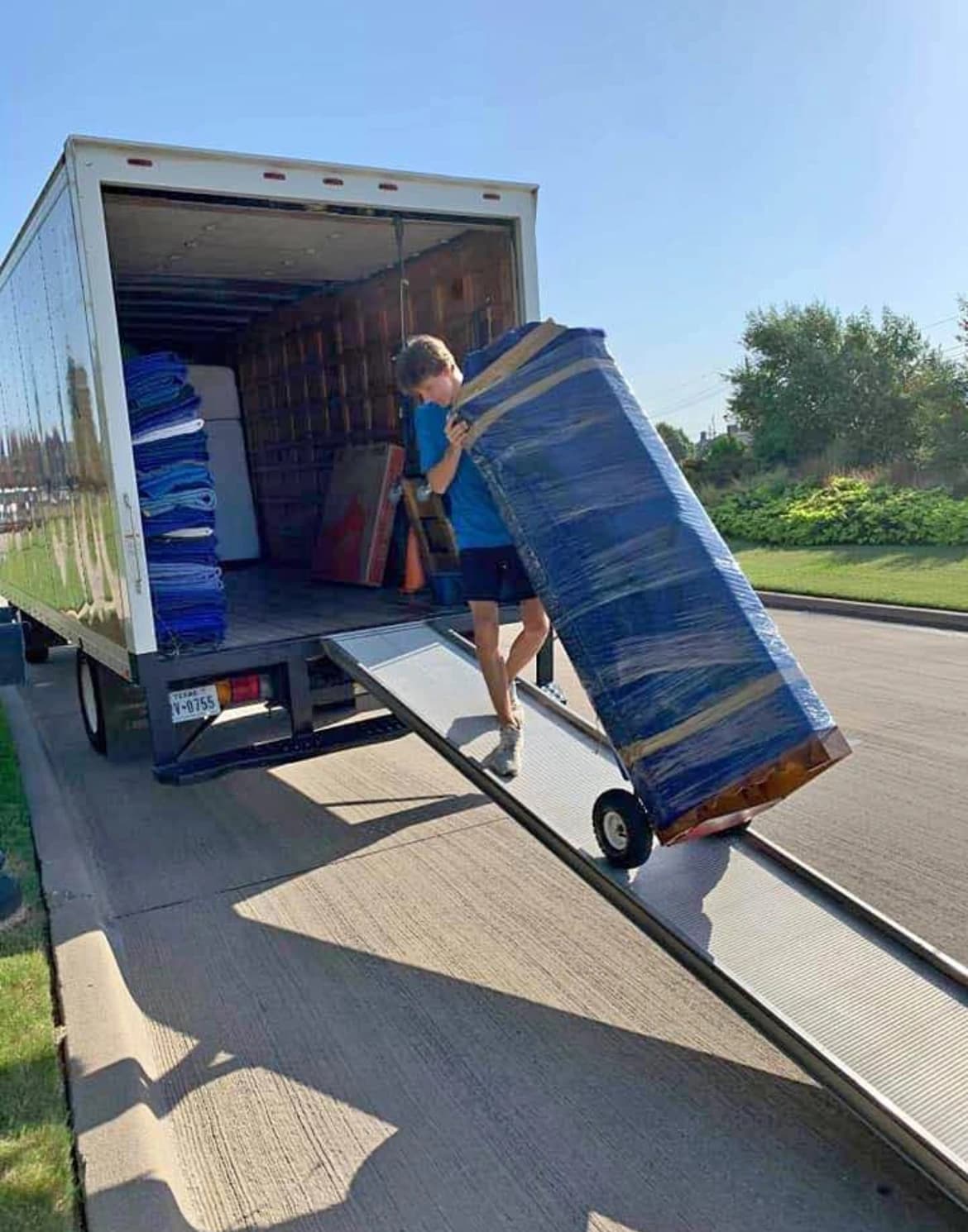 Seramax moving crew ready for a job in Winnipeg